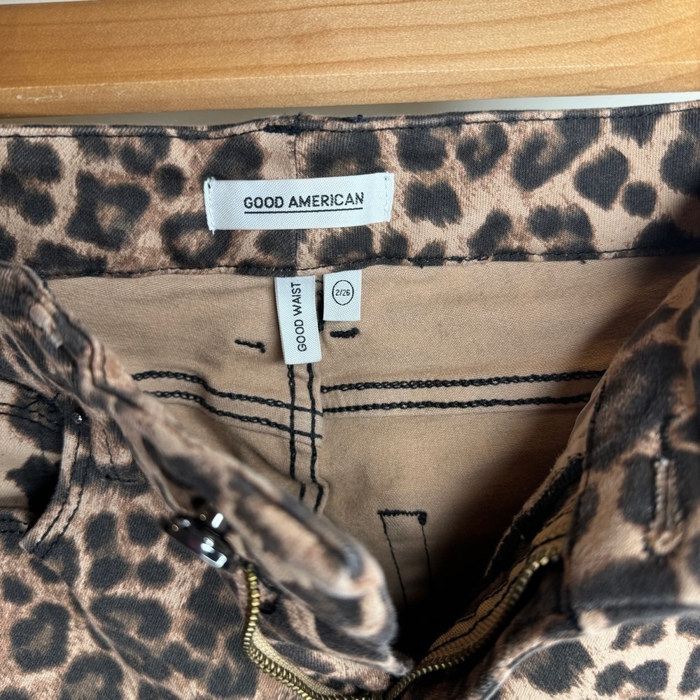 Good American Good Waist Leopard Jeans Size 2/26 - Picture 5 of 5